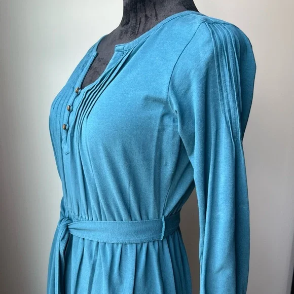 Elegant Teal Dress with Button Detail - Picture 6 of 10